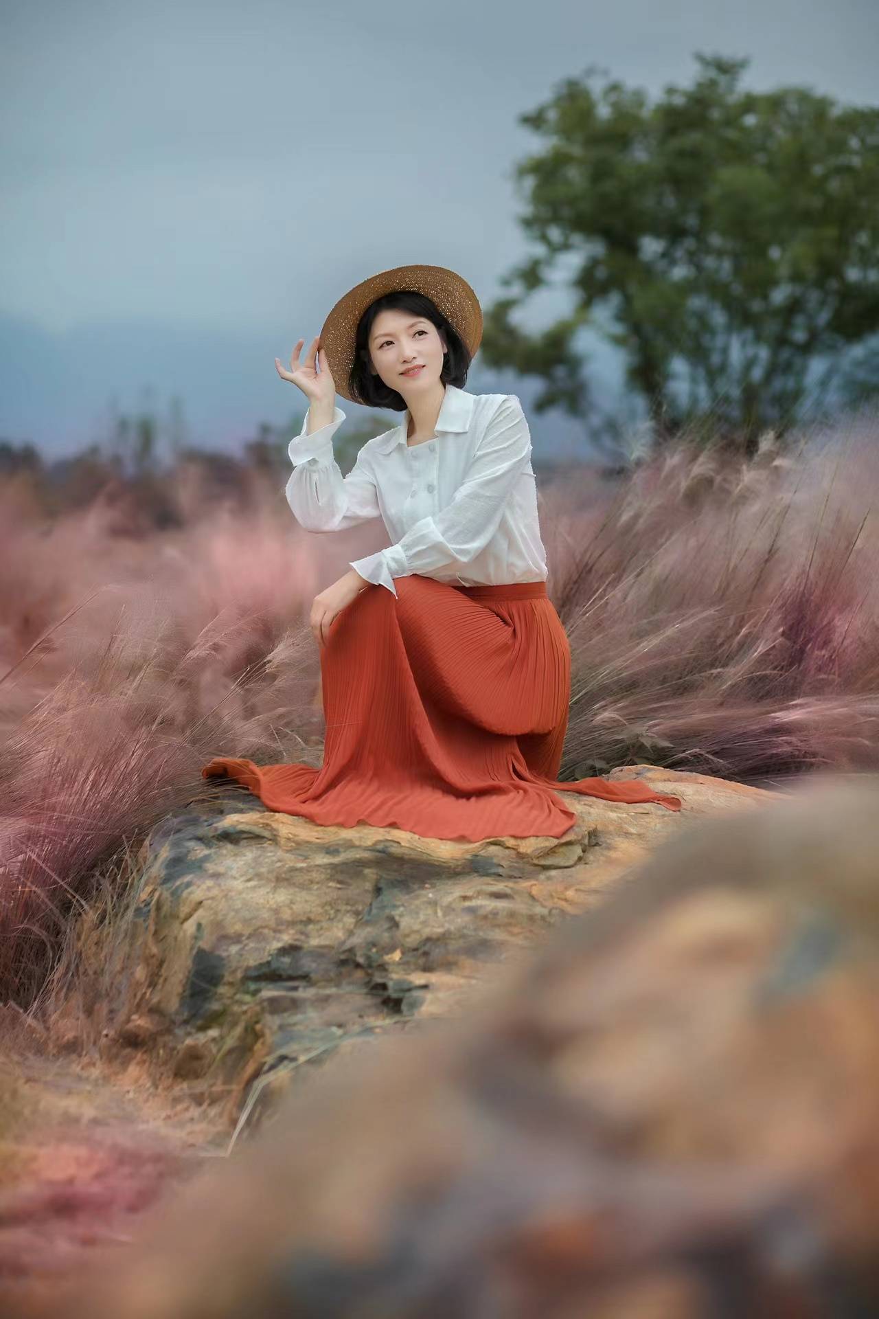 中年姐姐拍照姿势不单调8个简约优雅的姿势怎么拍都不会错