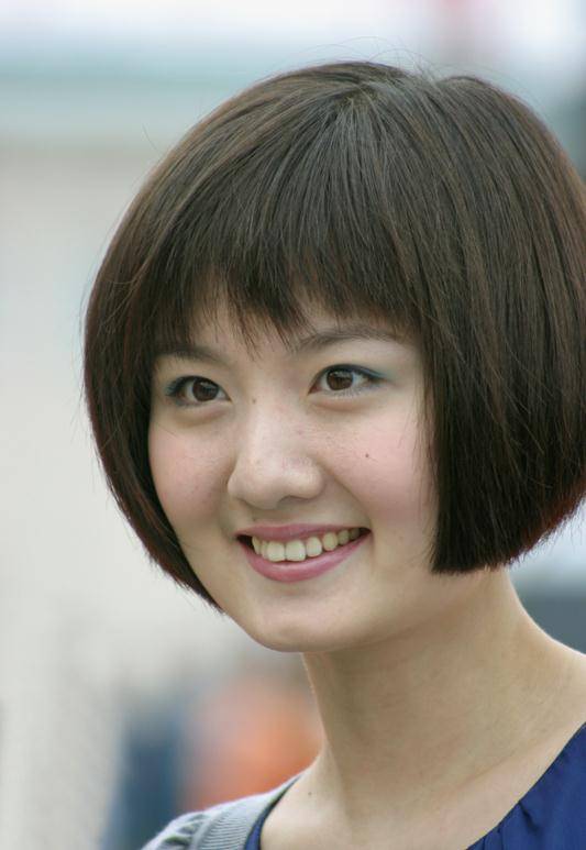 《党的女儿》,发行过8张个人演唱专辑,并两次参加中央电视台春节联欢