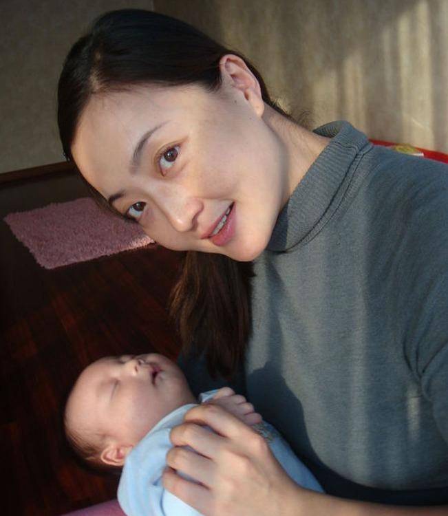 原创演员原华曾暗恋恩师一婚央视名嘴主持如今二婚后过得幸福吗