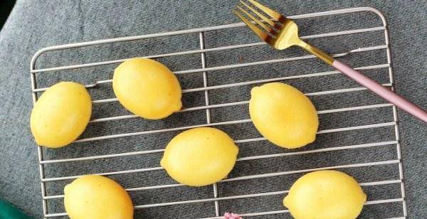 在家制作甜品,网红"柠檬",造型独特,清香四溢,润泽细腻!