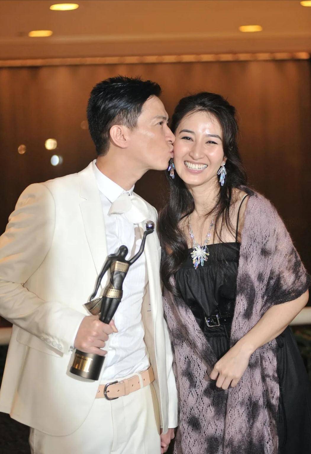 年少不知阿姨香,10年后才发现超美的5位女港星_关咏荷_柏安妮_陈慧珊