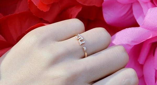 原创             世界上最硬的钻石，代表纯洁无私的爱情, 让手指绽放熠耀绝色之美