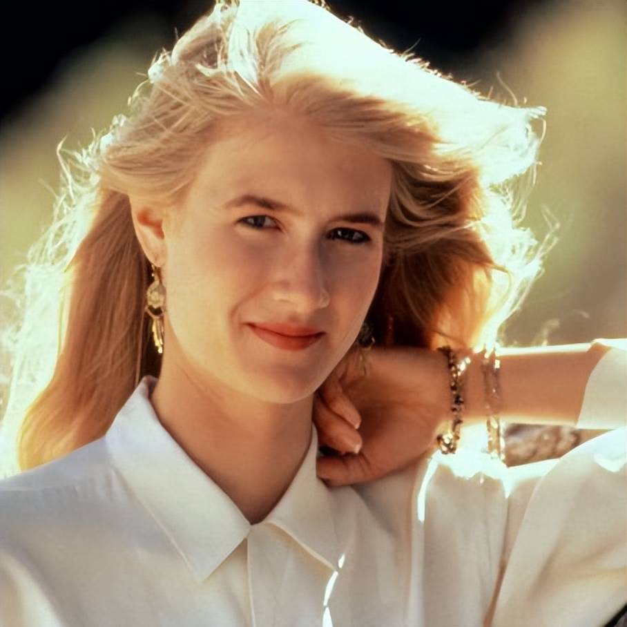 侏罗纪世界劳拉邓恩年轻时优雅迷人如今55岁走红毯惊艳全场