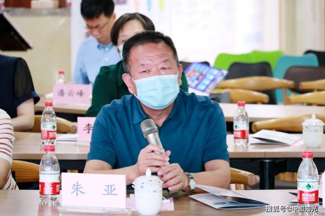 武汉市市场监督管理局市知识产权局党组书记局长朱亚一行来访调研