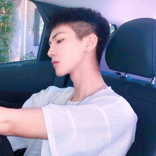 帅气男生头像冷酷真人版戒掉自己的天真