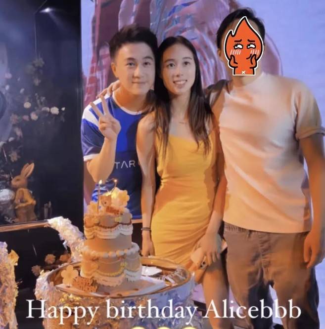 赌王二太太蓝琼缨去世,其余三房的人却在庆生,上