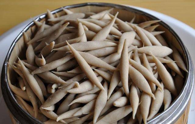 教大家2道内蒙古的特色莜面做法,快点学会,和家人一起享受面食