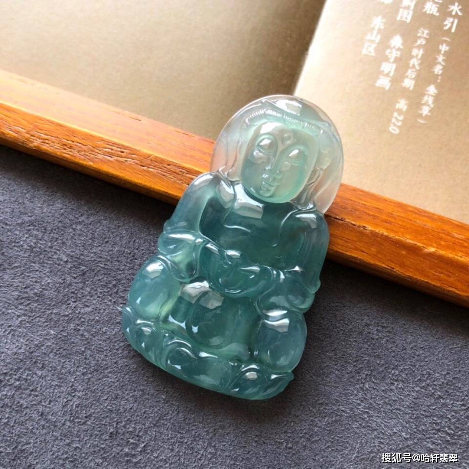 天空蓝翡翠成新晋网红,把老蓝水都比下去了,两者谁更胜一筹?_ 天空蓝翡翠成新晋网红,把老蓝水都比下去了,两者谁更胜一筹?_