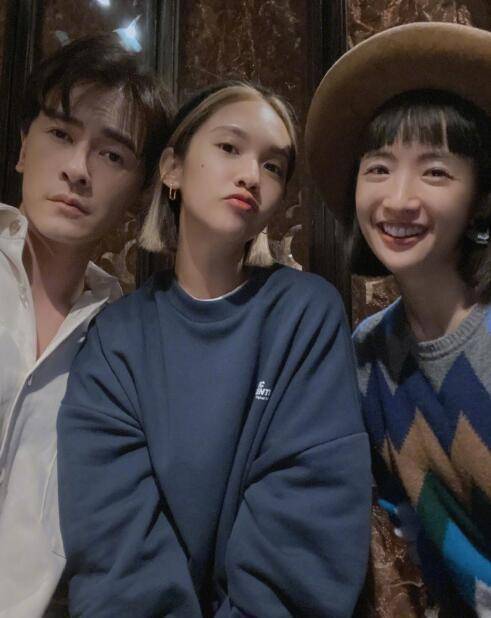 爷青回杨丞琳郑元畅林依晨同框合照38岁林依晨瘦成尖下巴