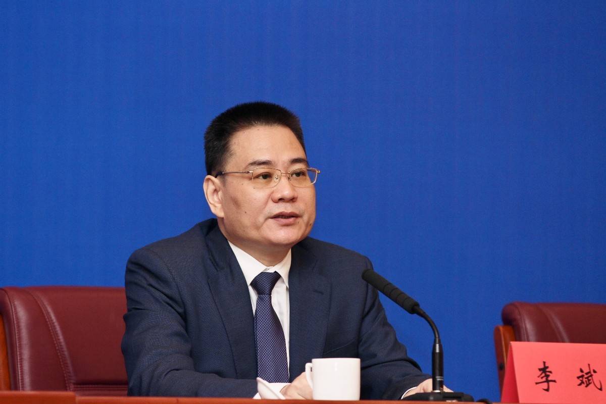 广东省委宣传部常务副部长,省电影局局长崔朝阳介绍,理论方面,出台