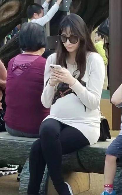 能不能在四胎后嫁入纪家,当初的梁洛施也是生了三个孩子为李泽楷,可