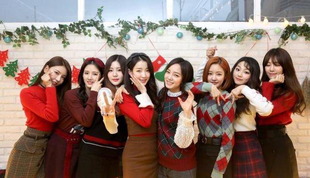 金世正,姜美娜所属的gugudan,公司非常捧,但是就是