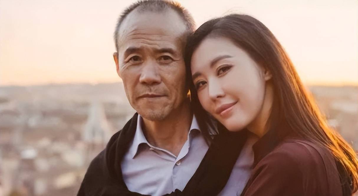 原创王石老婆田朴珺自曝曾患抑郁靠健身调整情绪两次拉伤拄拐