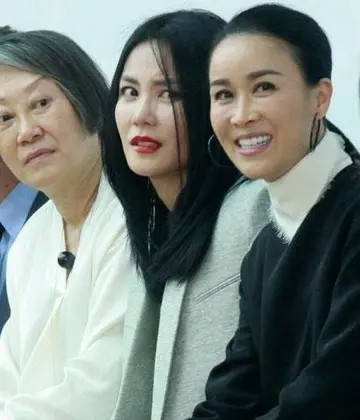 浪姐3那英新造型曝光气质像极了刘嘉玲网友傻傻分不清