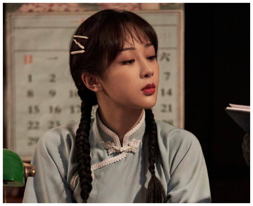 杨紫录节目角色扮演民国学生造型太惊艳这脸蛋说18岁我都信