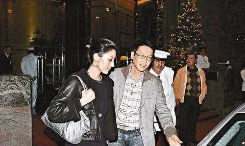 婚禮當天摟著丈母孃,結婚14年許晉亨模樣大變_何超瓊_劉嘉玲_楊其龍