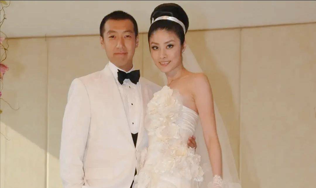 "徐娘半老"仍风姿绰约,这8位女星,堪称娱乐圈的顶级门面_萧蔷_俞飞鸿