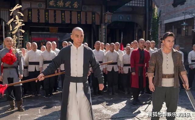 但是对于陈真来说,霍元甲这种行为就是做给别人看的,自己的师傅还是霍