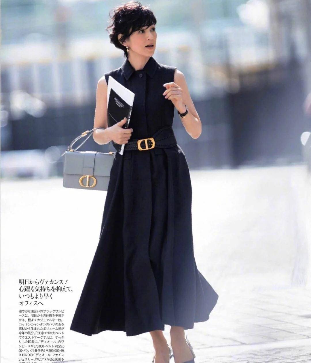 铃木保奈美的"大女人穿搭术",优雅高级很气质_西装_衬衫_白色