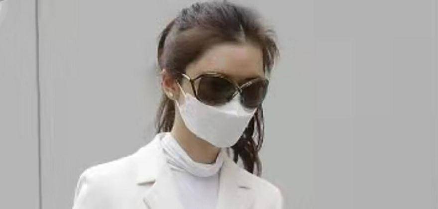 穿黑衣颜值像30,气场超强大_于文凤_黑色_周星驰