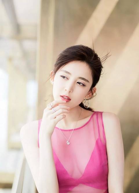 美丽的徐璐和古力娜扎