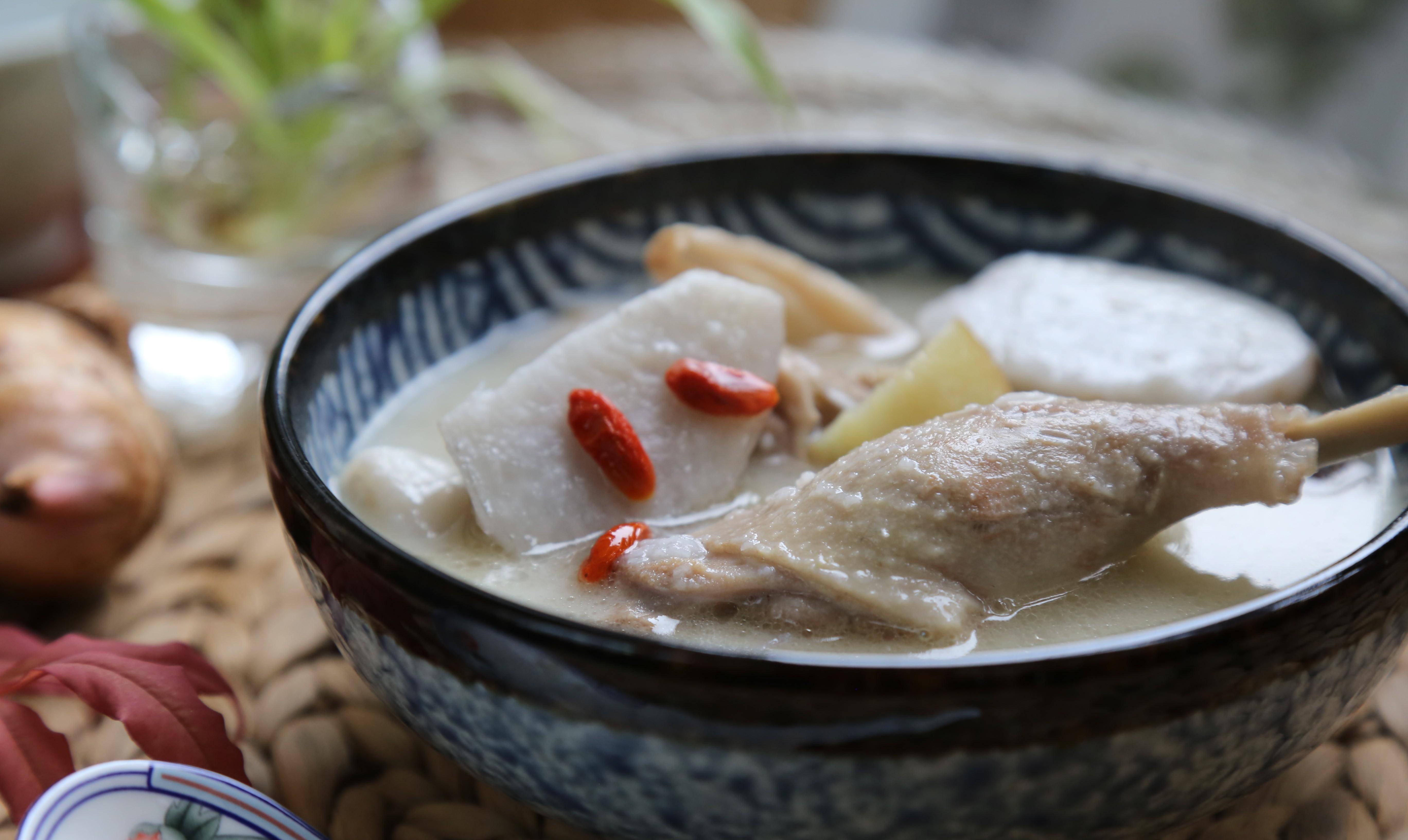 秋天一到松江人爱这样做老鸭汤不需要厨艺加这个料翻倍鲜