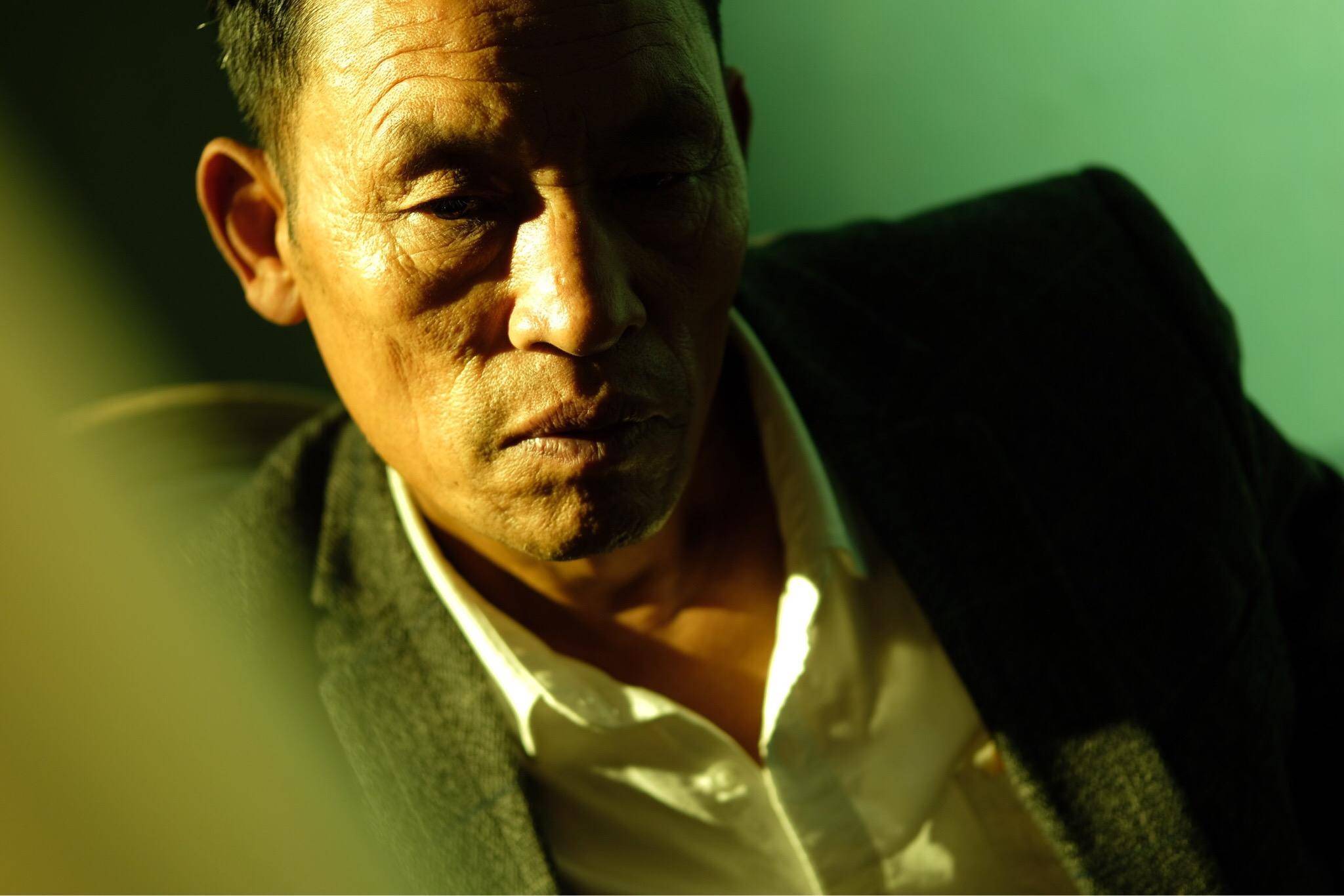 父亲的眼神让我感到可怕,但也让我找到了迷失的方向._爷爷_工作_电话