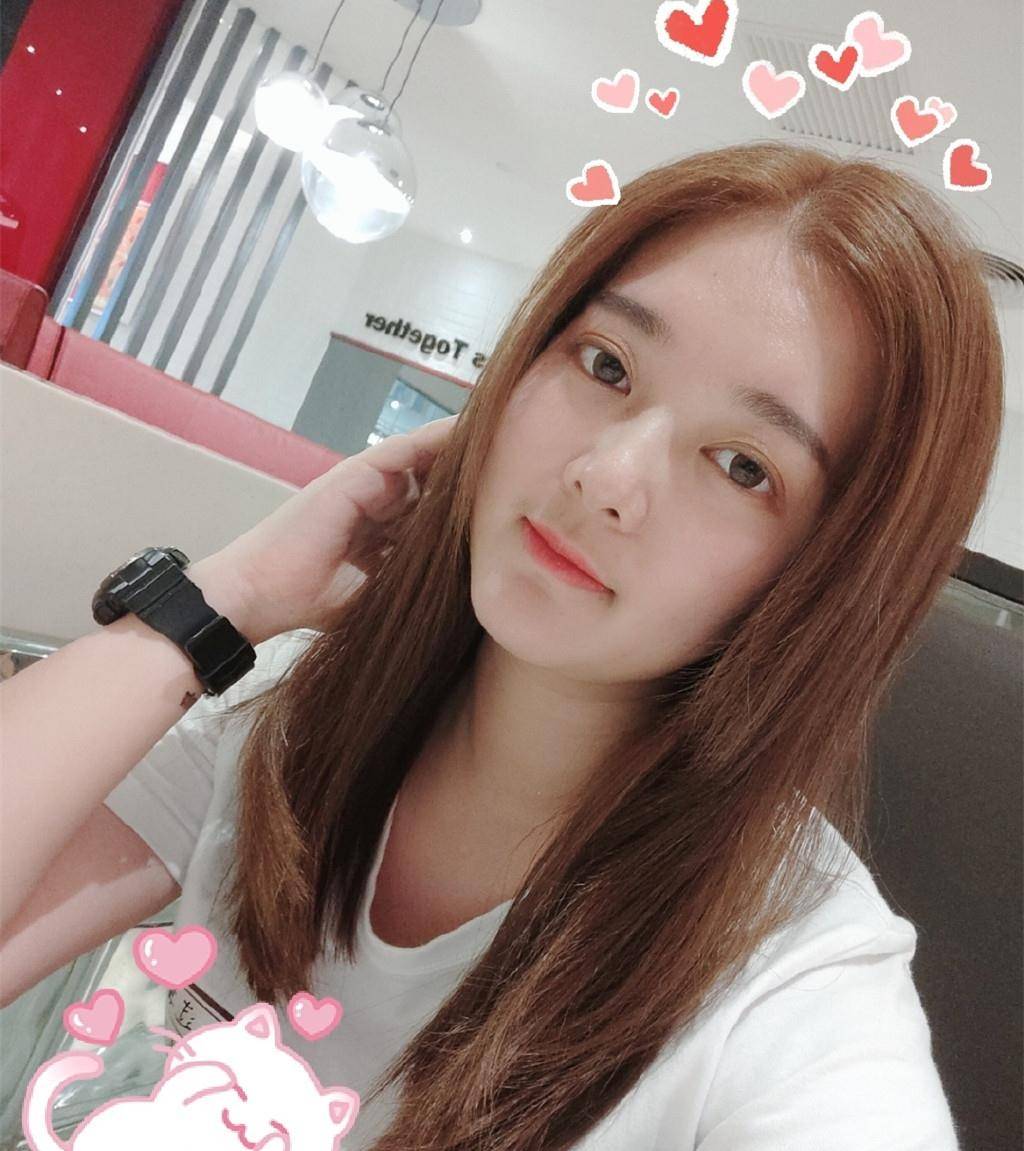 30岁超女嫁为人妇,曾与周笔畅同台竞技,被视作第二个张含韵_谢雅雯