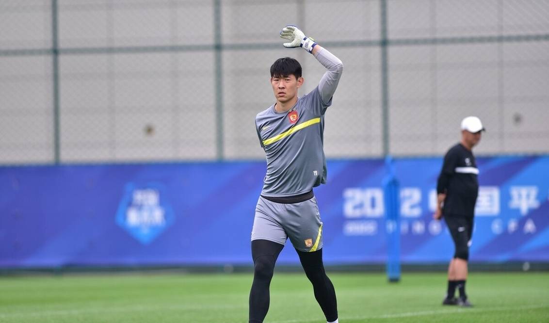 首胜最佳时机,主帅或因此走出下课危机,值得期待_广州队_刘致_郑智