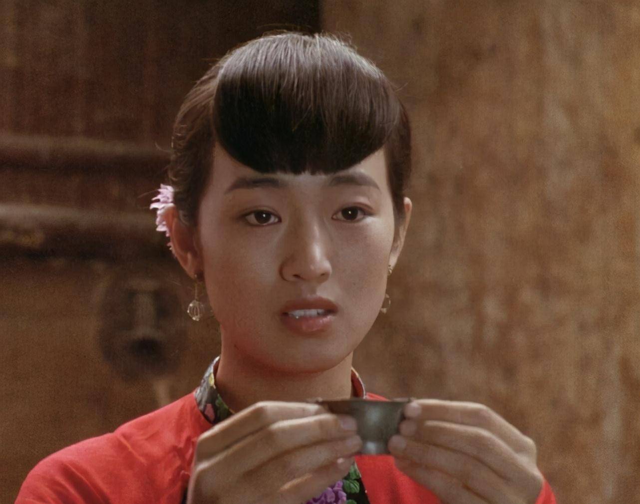 原创张艺谋的小娇妻陈婷打败巩俐的女人20岁就为张艺谋生娃