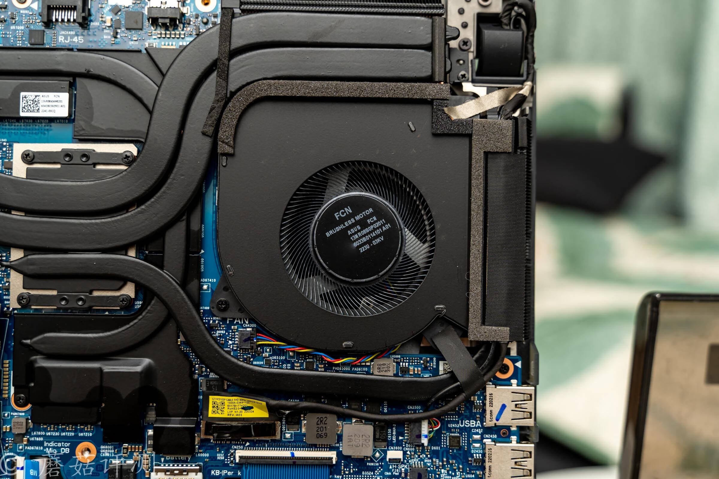 精致外观,爆表性能,一触即发,rog枪神6 plus超竞版游戏本 拆解评测