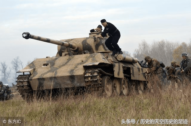 1945年维也纳4月的初夏德国阿尔诺吉森车长的豹式坦克14杀