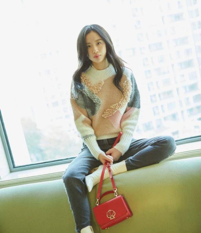 原创擦边球的紧身牛仔裤李梦女神的大眼睛网友太美了