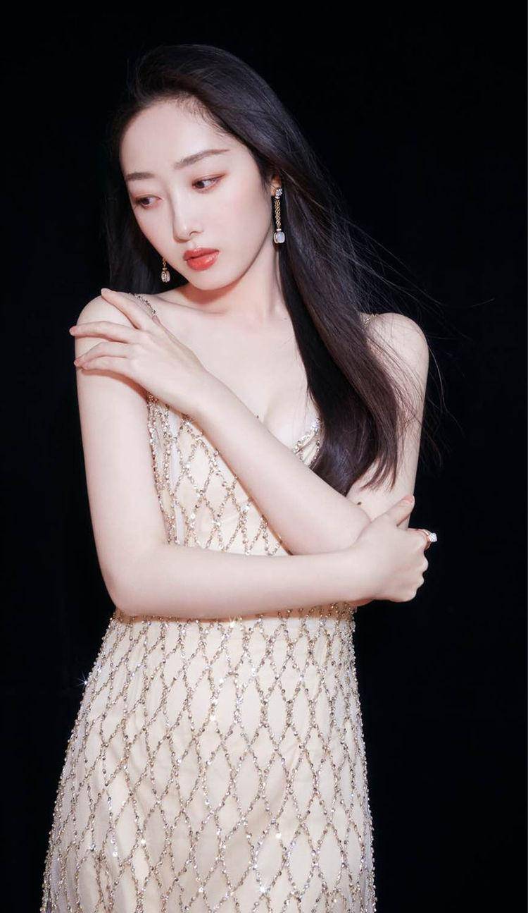 31岁蒋梦婕,颜值清纯身材火辣,简直是化身天使的魔鬼