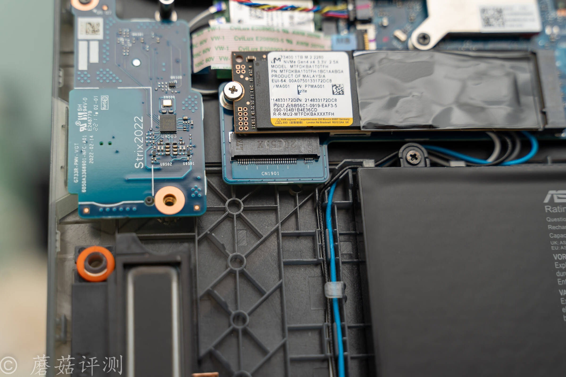 原创精致外观爆表性能一触即发rog枪神6plus超竞版游戏本拆解评测