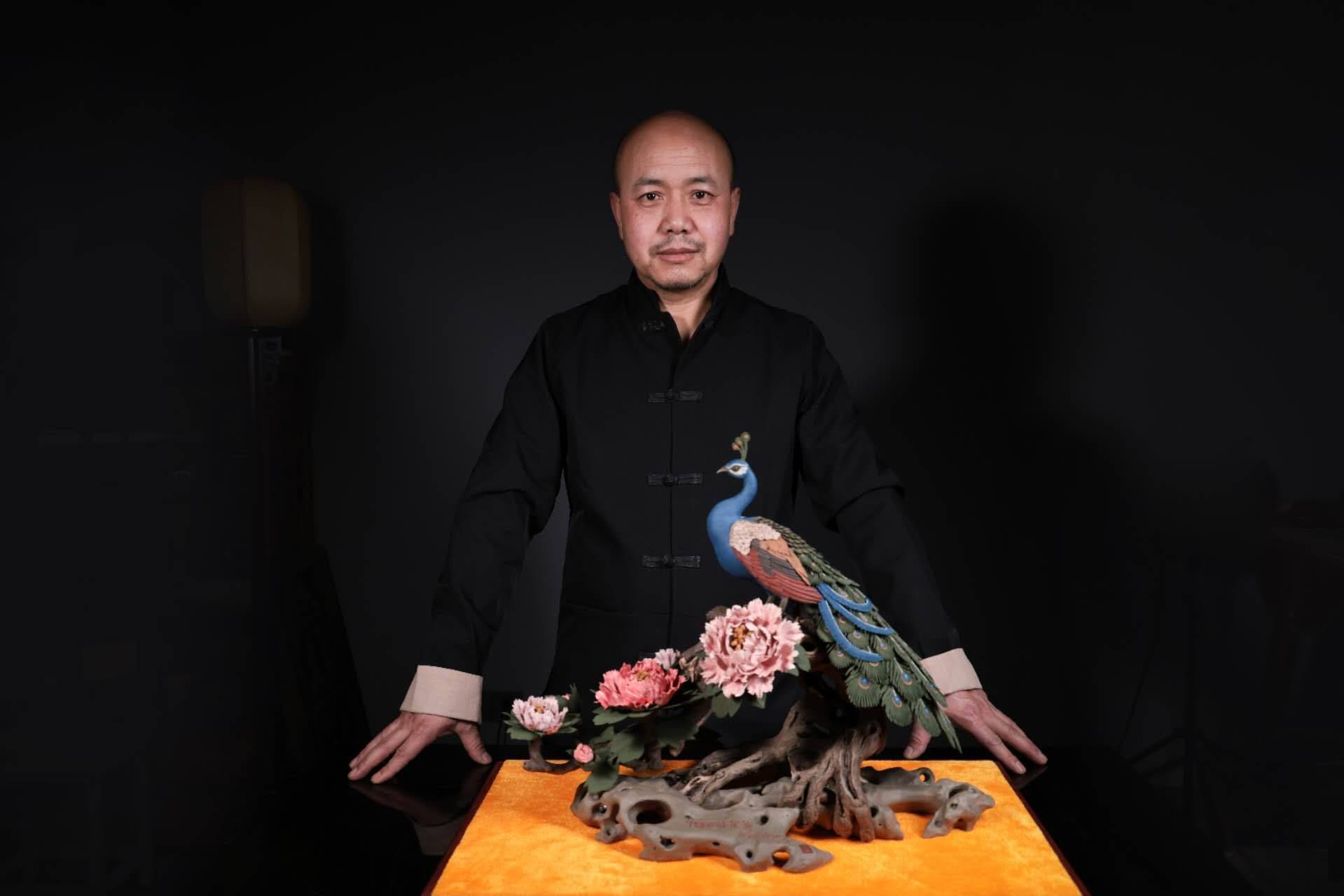 彩陶大师高建斌携代表作品国色天香参加西安618年中好物节