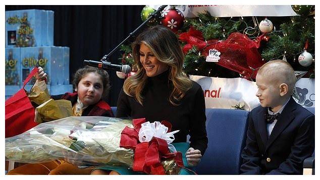 梅拉尼娅心太大薄荷绿包臀裙勒出鼓鼓的肚子没发现佩服这勇气