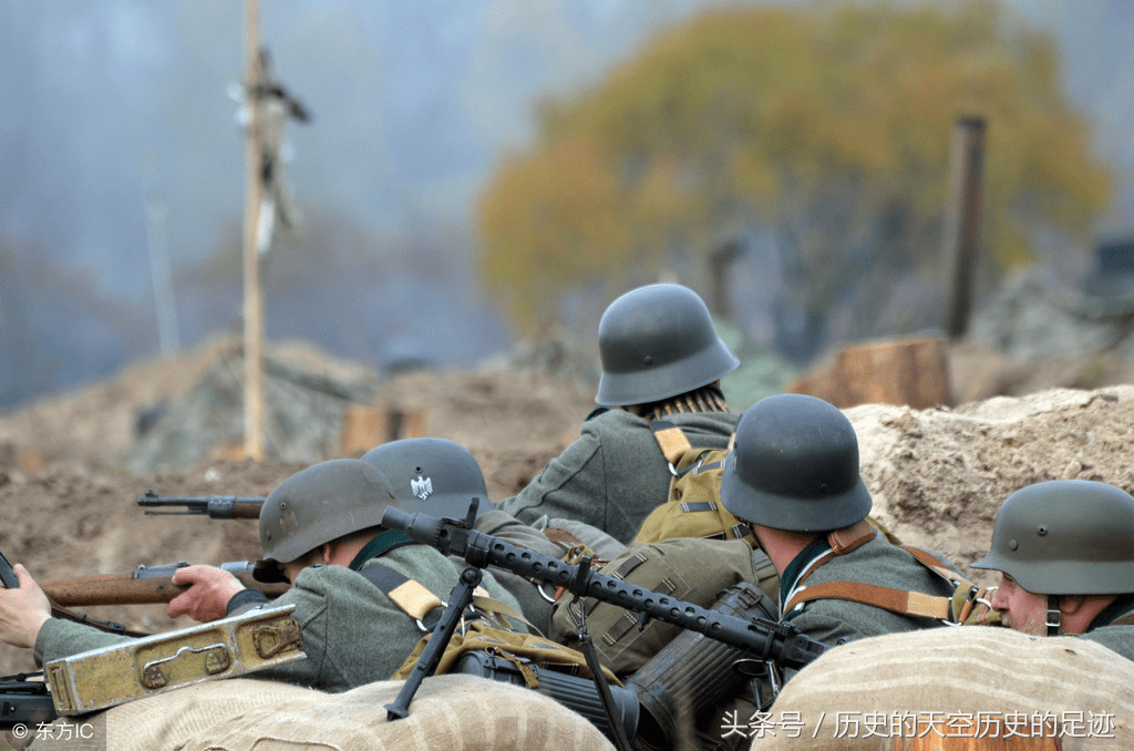 步兵师"叶利尼亚战役"苏联红军大规模反击前的渗透_部队_密林_装甲师