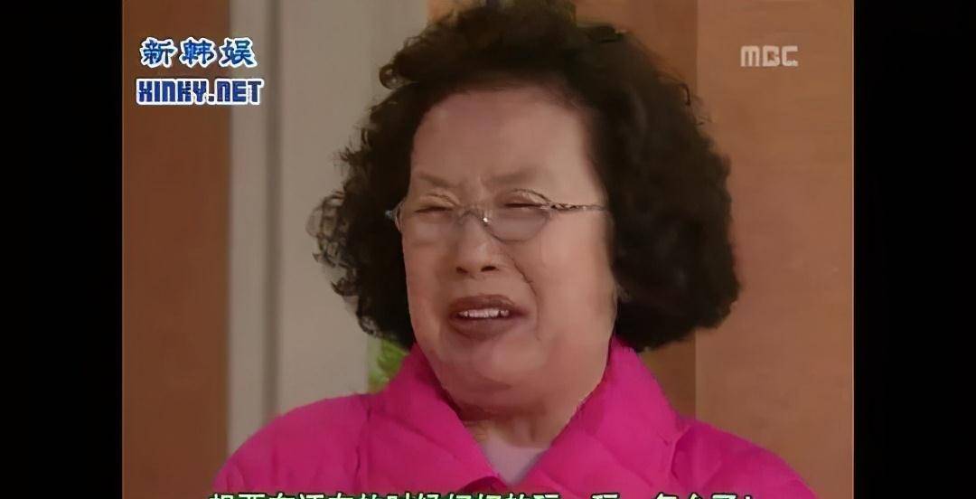 77岁三料影后,如今活成表情包,拍戏百部,堪称神级奶奶专业户_罗文姬