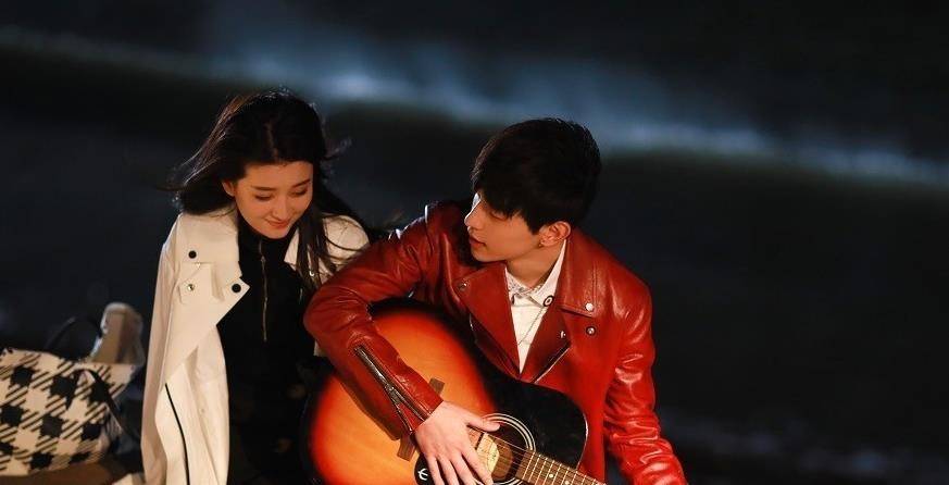 "贪得无厌"邓伦:代言费赶超杨幂,用前程赌"钱程",补上亿窟窿_公钰涵