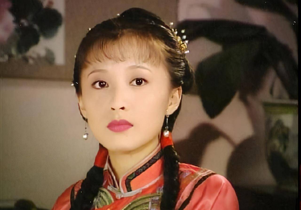 原创30岁可云徐露闪婚大7岁导演照片像父女混不好嫁得好