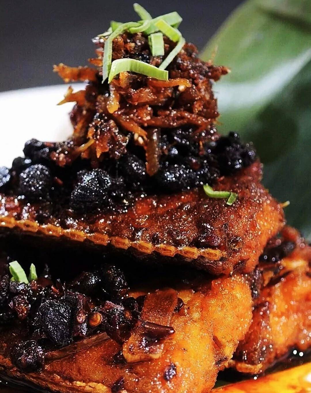 今天给大家做一个豆豉带鱼,做法简单,味道鲜美_花椒_白糖_工艺