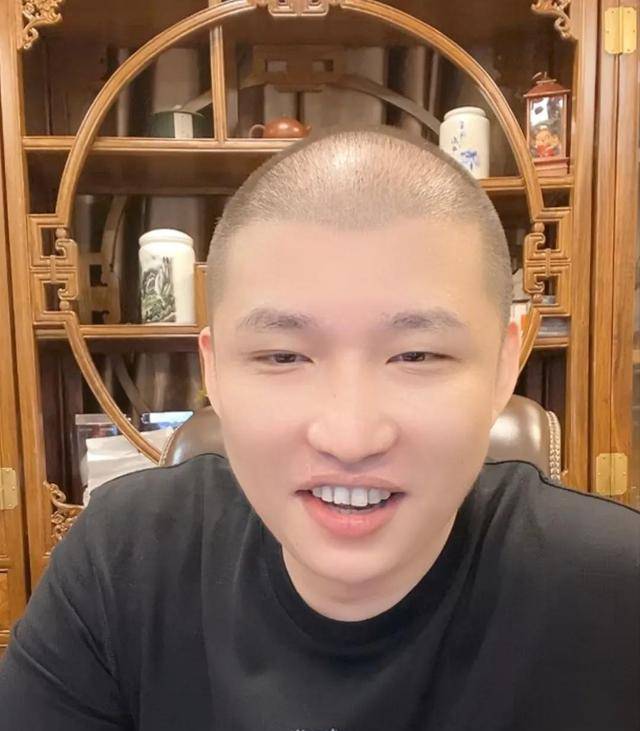 原创网红二驴女徒弟和二个猥琐师叔二子爷驴家小胖的感情纠葛