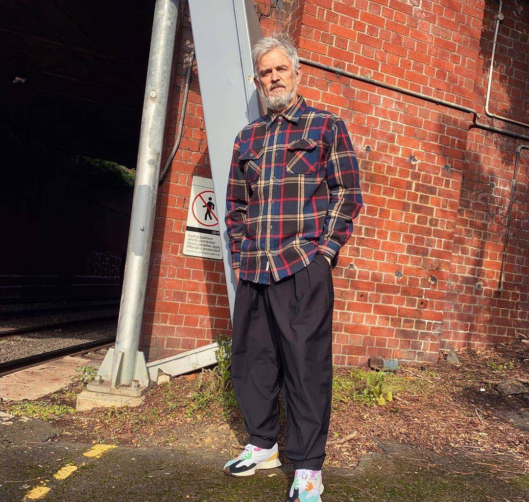 原创60岁男人别总穿爷爷装这位大叔凭潮流穿搭出圈时髦又帅气