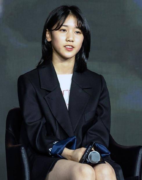 她七岁便被称"影后",不愿遵从娱乐圈规则,现状令人心寒_李甄_素媛