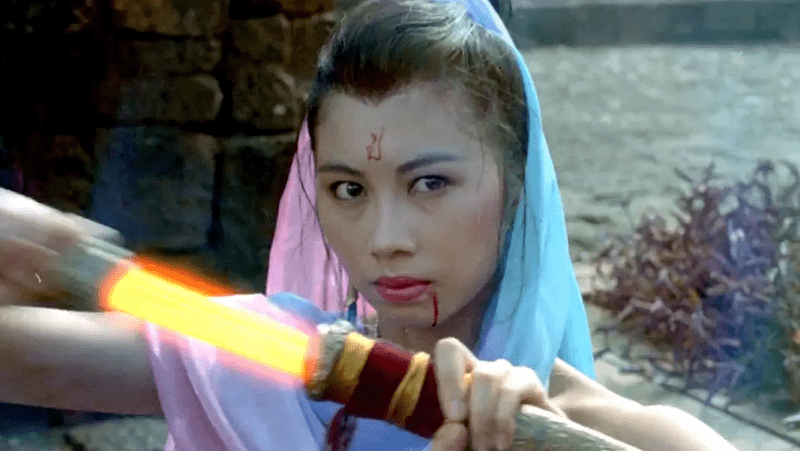 黑风族有一位公主白露(杨宝玲 饰),她武艺高强,能够使用打败月魔的