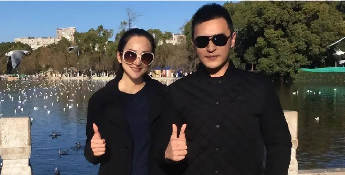 明明是亲兄弟姐妹,却一个爆红一个无名,原因出在哪里?_胡兵_娜娜_妮妮