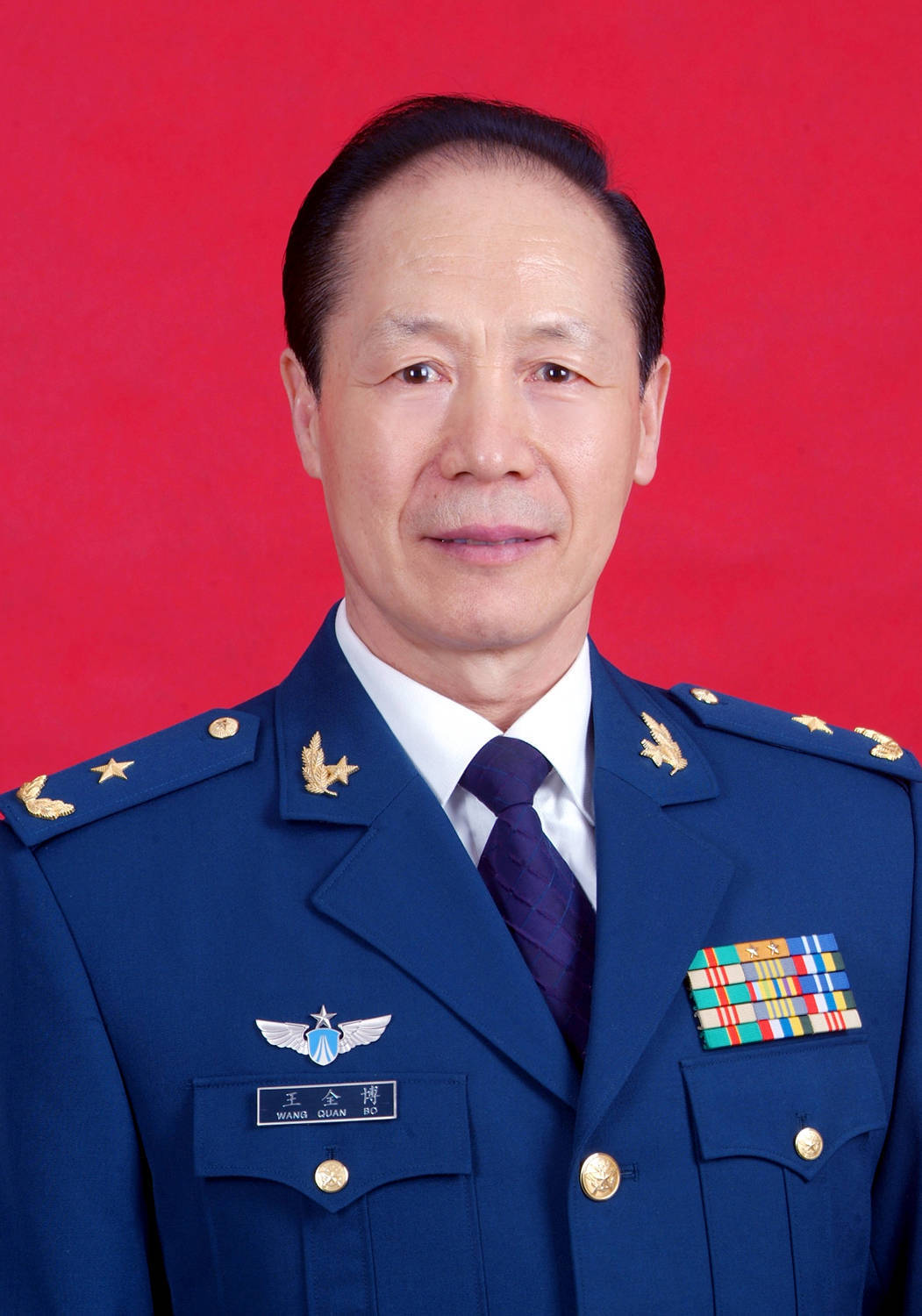 1958年6月选招飞行员入伍,特级飞行员,某军区空军原副司令员,少将军衔