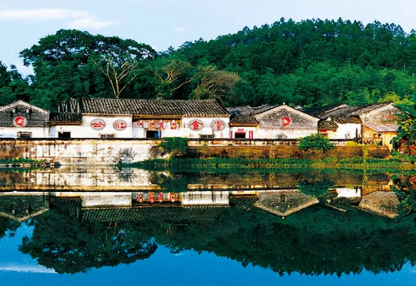 河源有处贵族村庄由18座围屋组成被赞画中世界