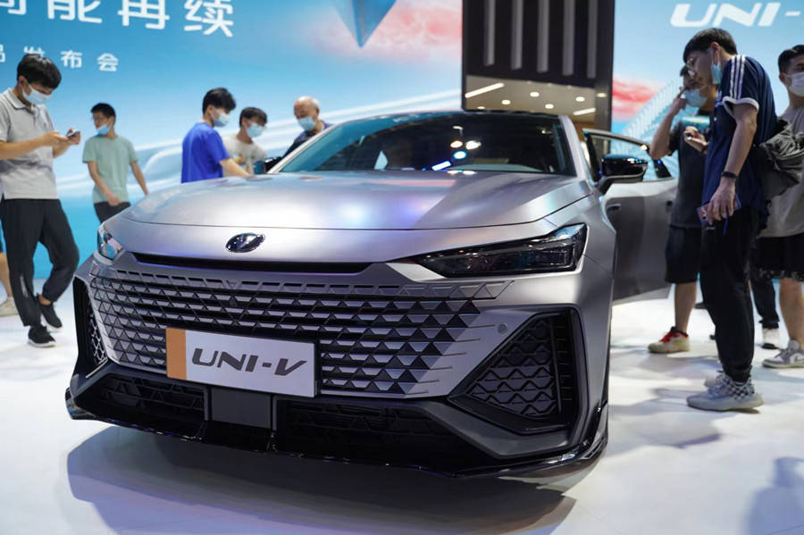 售价1299万起换装20t动力系统重庆车展实拍长安univ20t